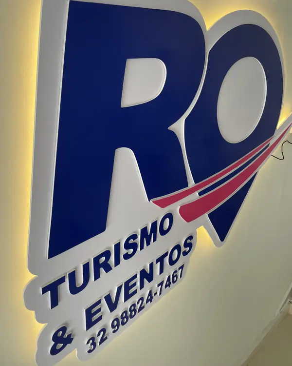 Logo da RO Turismo e Eventos em letra caixa com LED